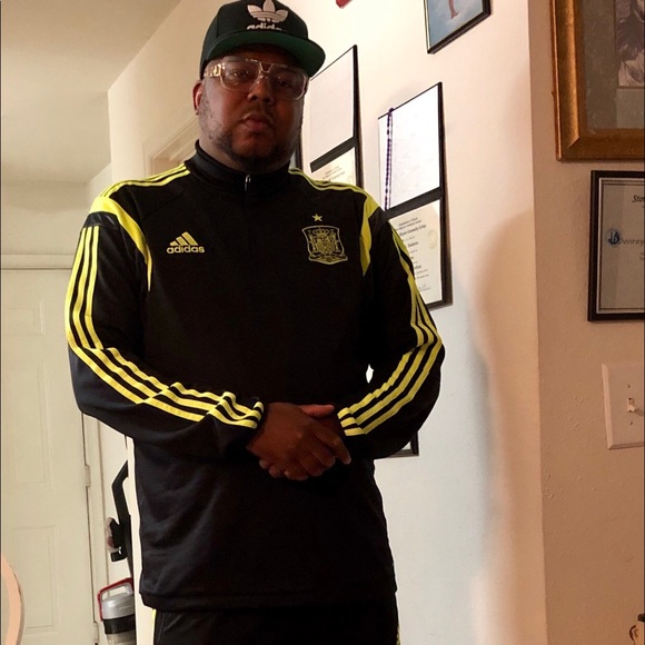 Meet your Posher, Larry - Picture 2 of 5